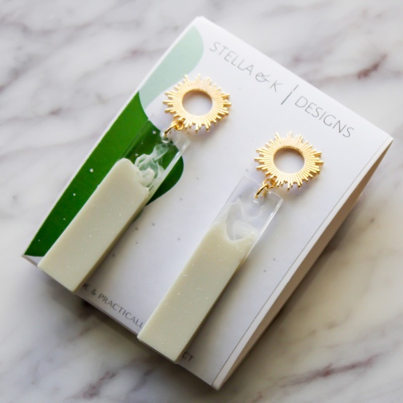 Handmade Earrings - Rectangle Bar Resin Earrings - Cream Shimmer, Clear - NEW - Picture 3 of 3